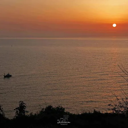 Al Son De Olas Lastres